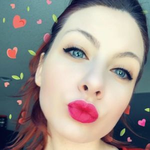 Meet your Posher, Hallie